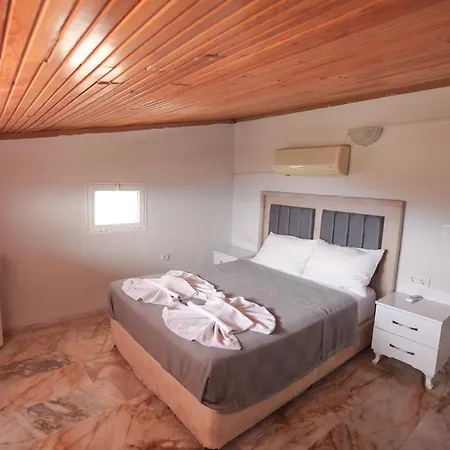 Ciftlik Hotell 3*