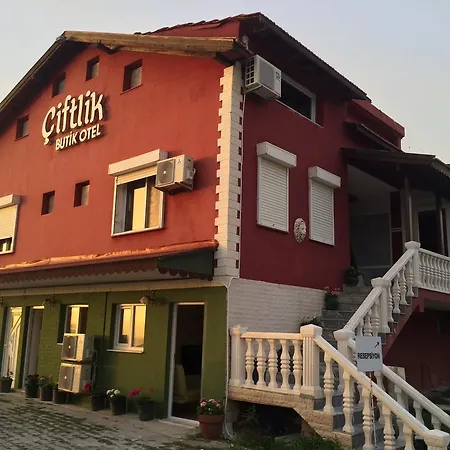 Hotell Ciftlik Çeşme